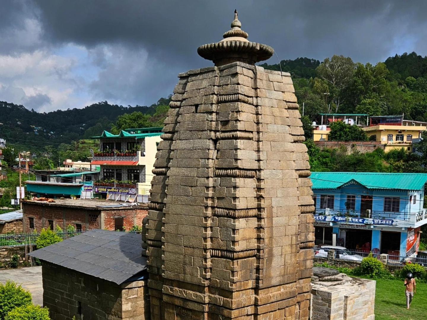 Katyuri Kings Divine Stay- Babaji'S Cave Dwarahat Exteriör bild