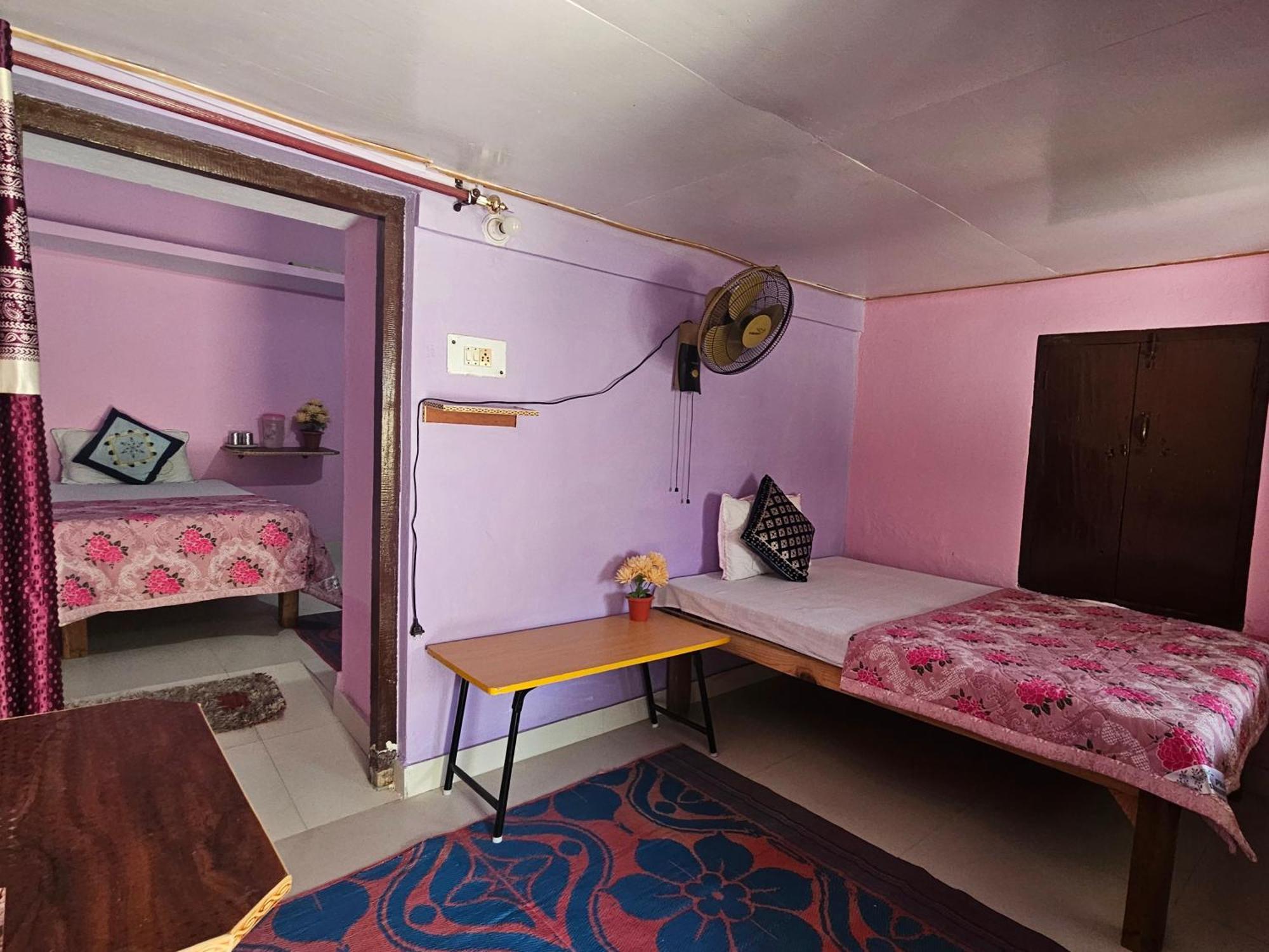 Katyuri Kings Divine Stay- Babaji'S Cave Dwarahat Rum bild