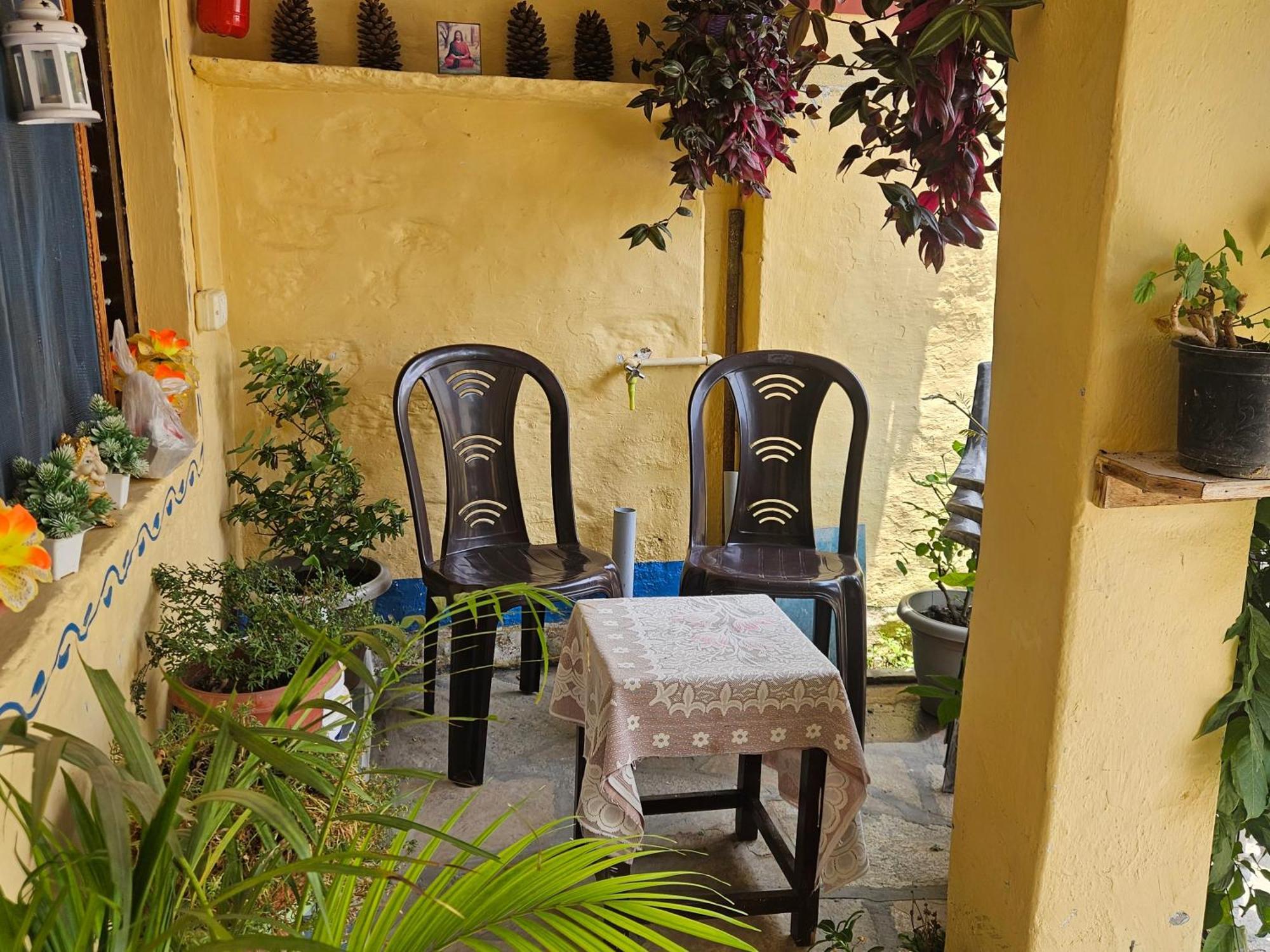 Katyuri Kings Divine Stay- Babaji'S Cave Dwarahat Rum bild